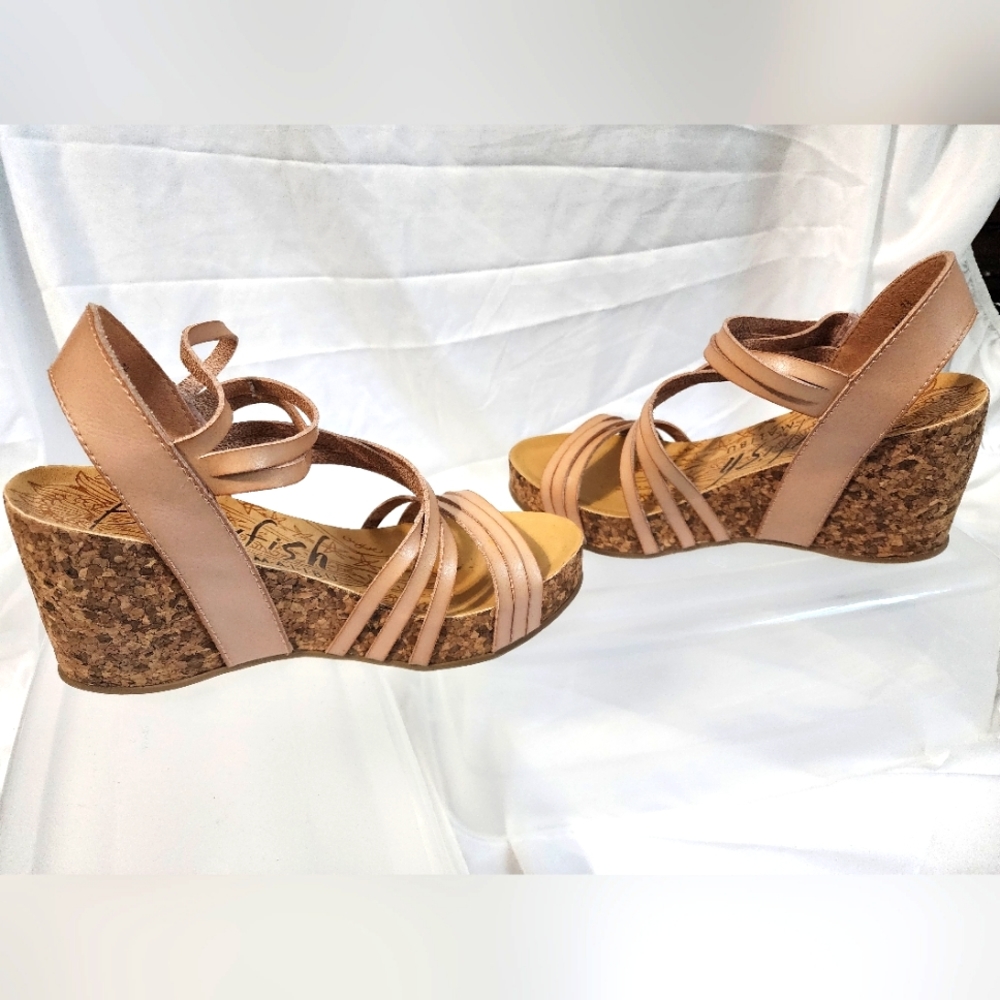 ADORABLE SANDAL!